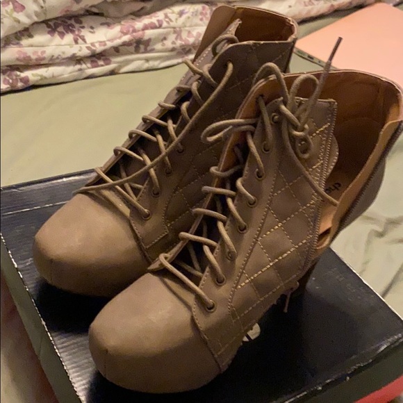 Charlotte Russe new booties - Picture 1 of 4